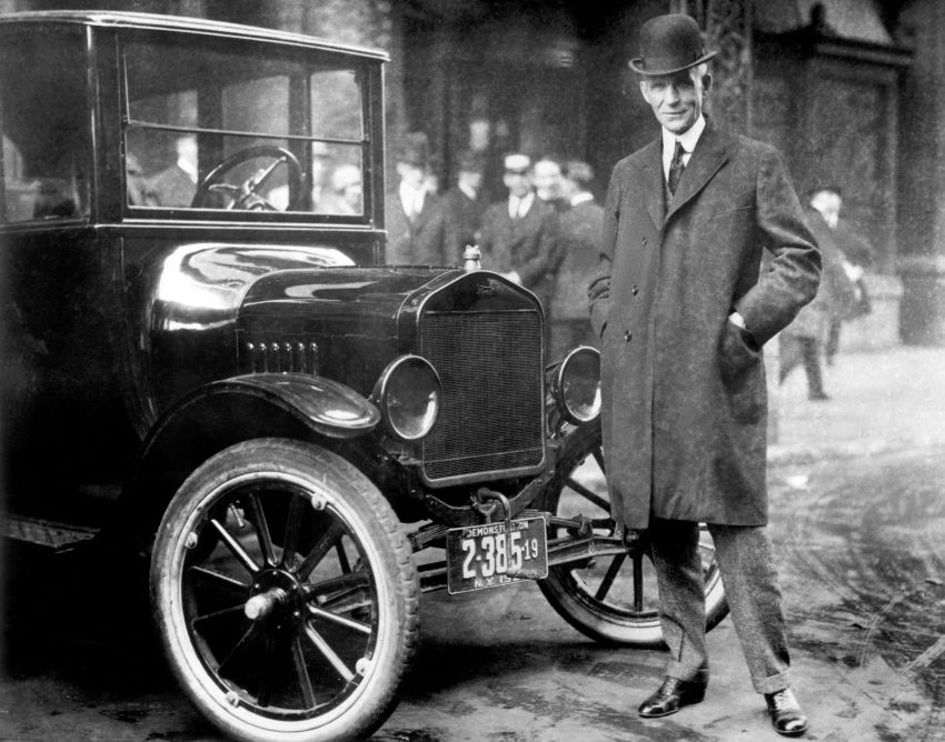 Henry Ford nafikan hak George Selden kutip royalti paten kereta dari semua pengeluar automotif Amerika 1234967