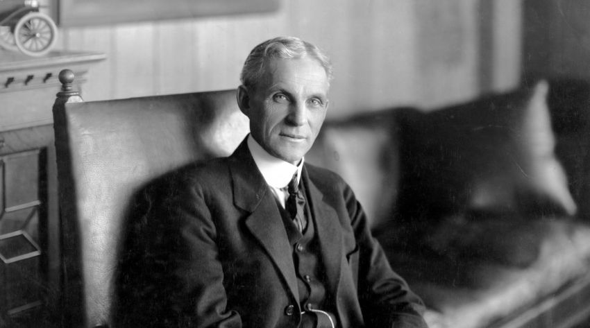 Henry Ford nafikan hak George Selden kutip royalti paten kereta dari semua pengeluar automotif Amerika 1234970