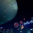Kia lancarkan logo dan slogan baru secara rasmi menerusi persembahan bunga api dan dron di Incheon