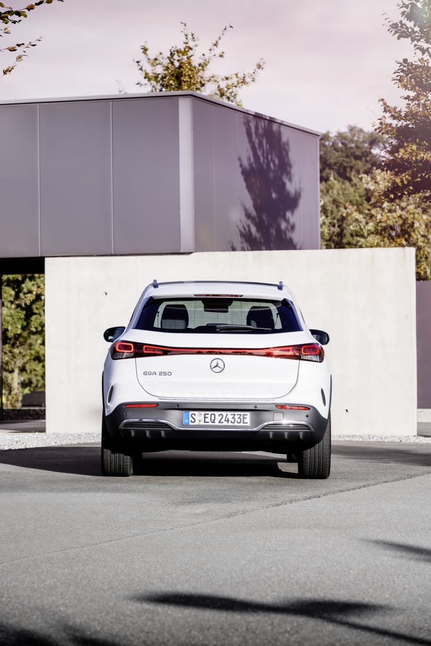 Mercedes-Benz EQA revealed – electric GLA with 190 PS, 375 Nm, 0-100 km/h in 8.9 secs, 426 km range 1237340