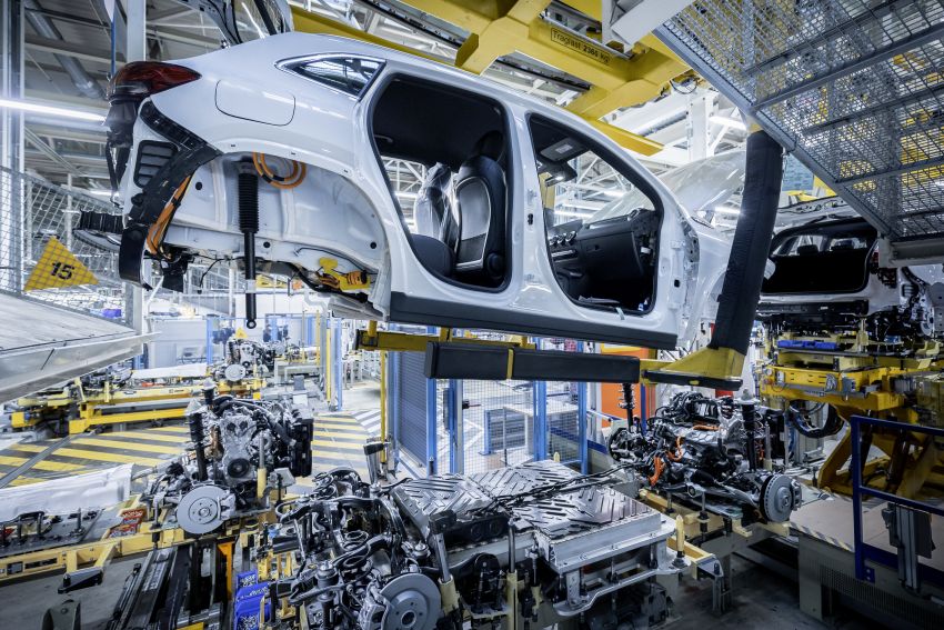 Mercedes-Benz EQA revealed – electric GLA with 190 PS, 375 Nm, 0-100 km/h in 8.9 secs, 426 km range 1237380