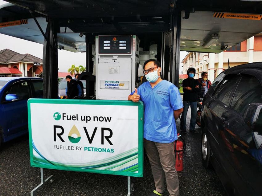 Petronas bawa trak pam minyak bergerak ROVR ke kawasan banjir di Kuala Lipis dengan 3,000L bahan api 1232706