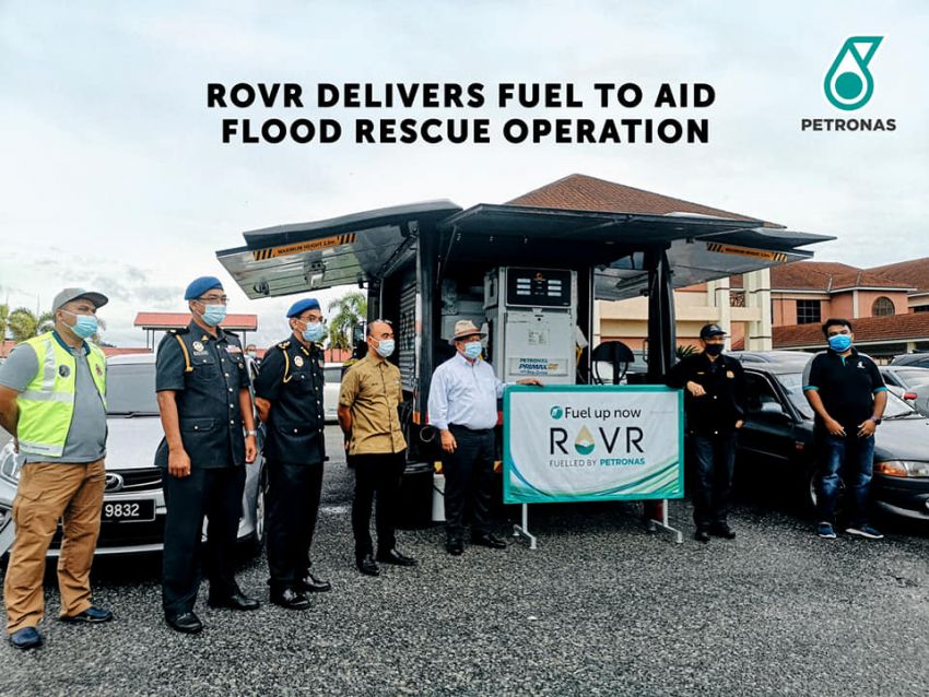 Petronas bawa trak pam minyak bergerak ROVR ke kawasan banjir di Kuala Lipis dengan 3,000L bahan api 1232703