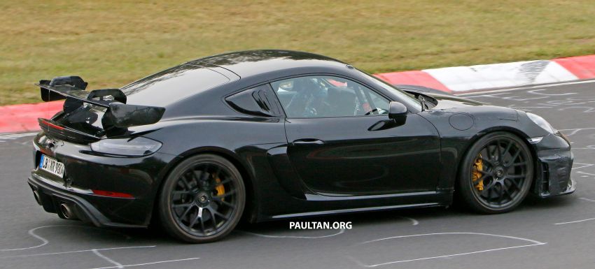 SPYSHOTS: Porsche 718 Cayman GT4 RS on test; centre-lock wheels, GT3/GT2 RS wheel arch vents 1232335