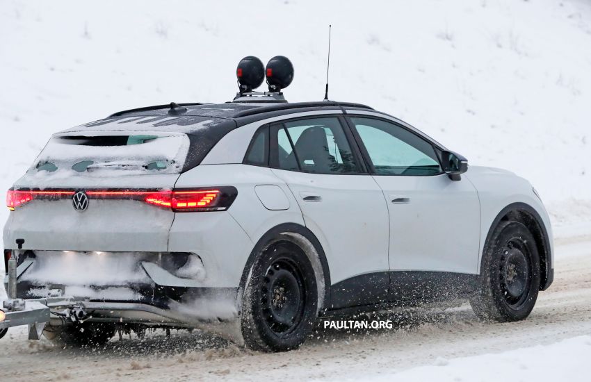 SPIED: Volkswagen ID.4 GTX runs cold-weather tests 1231842
