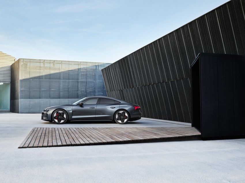 2021 Audi e-tron GT quattro, RS e-tron GT debut – two motors, up to 646 PS, 0-100 in 3.3 secs; 487 km range Image #1246443