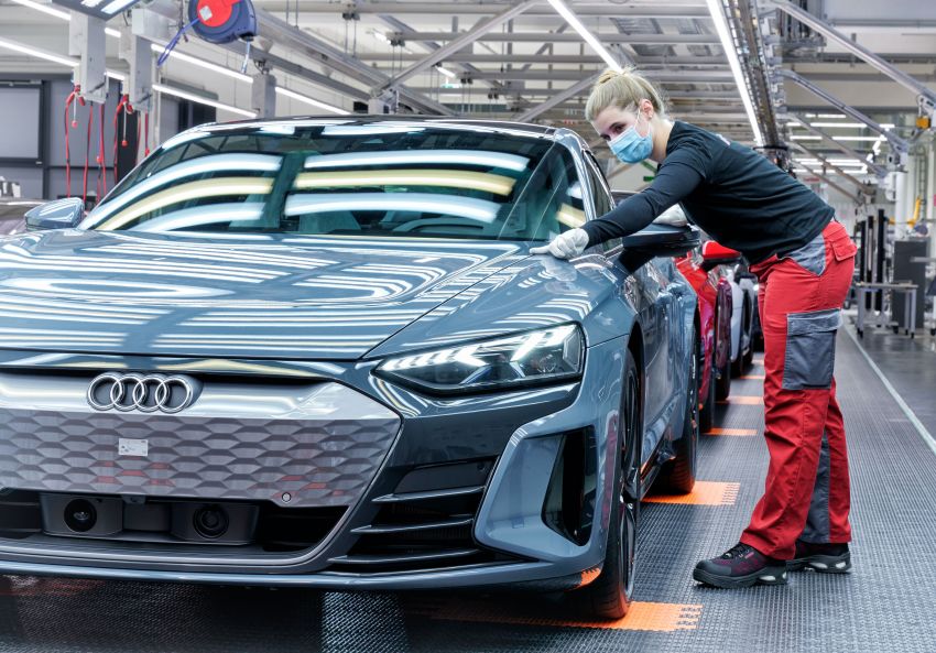 2021 Audi e-tron GT quattro, RS e-tron GT debut – two motors, up to 646 PS, 0-100 in 3.3 secs; 487 km range Image #1246733
