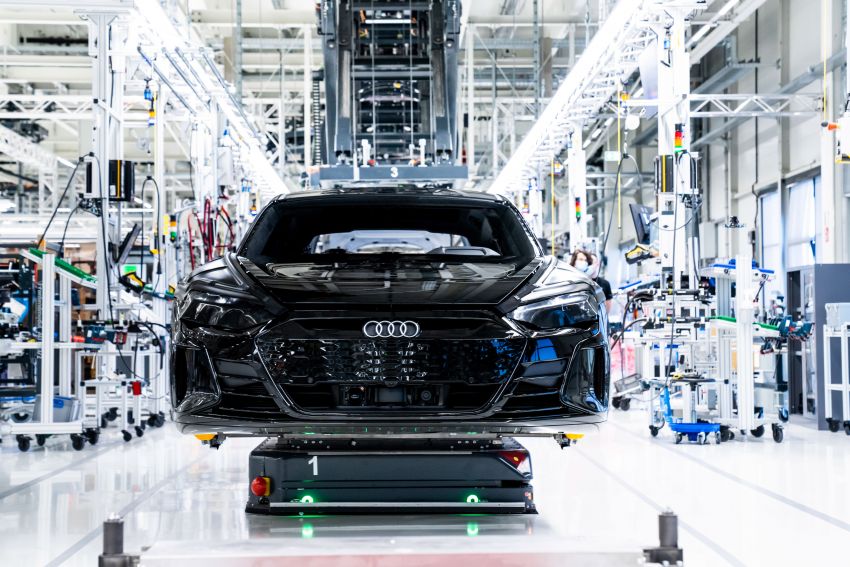 2021 Audi e-tron GT quattro, RS e-tron GT debut – two motors, up to 646 PS, 0-100 in 3.3 secs; 487 km range Image #1246673
