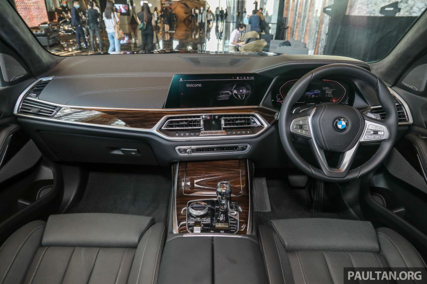 G07 BMW X7 previewed in CKD form – sole xDrive40i Design Pure Excellence variant; RM708,000 estimated 1255108