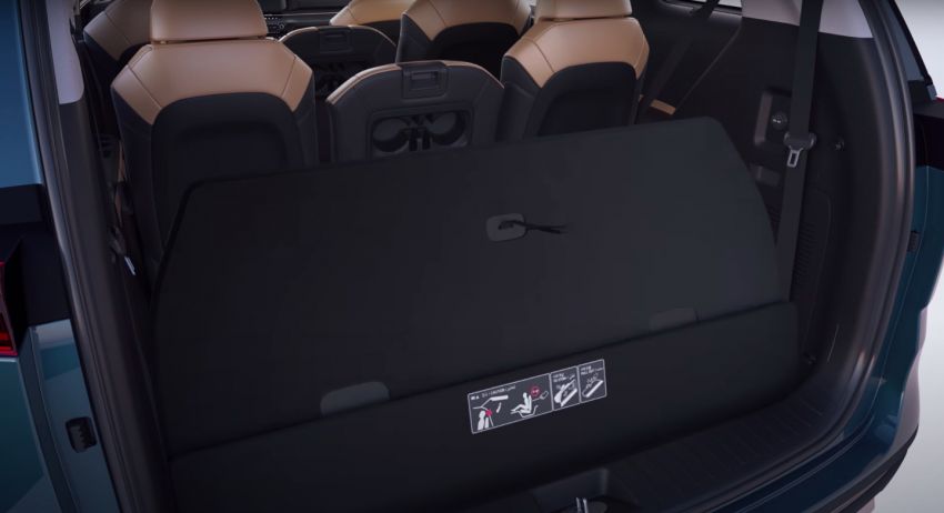 Kia Carnival 11-seater cabin setup detailed; centre-assist seats, stowable 4th row, flat-folding function 1242231