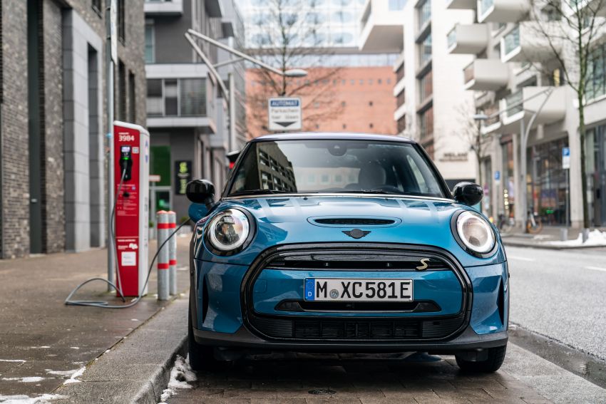 2021 MINI Cooper SE gains Electric Collection edition Image #1246580