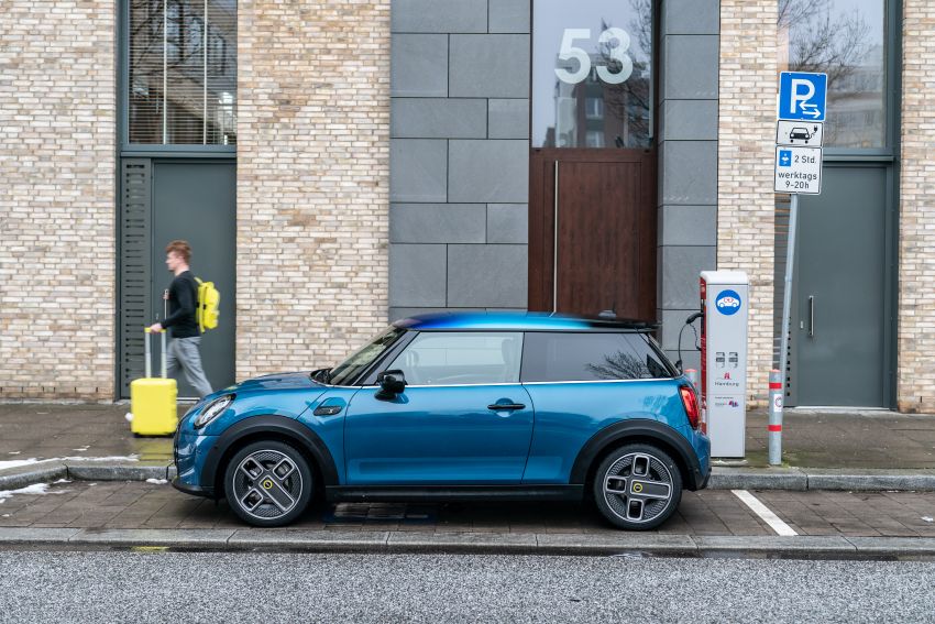 2021 MINI Cooper SE gains Electric Collection edition Image #1246585