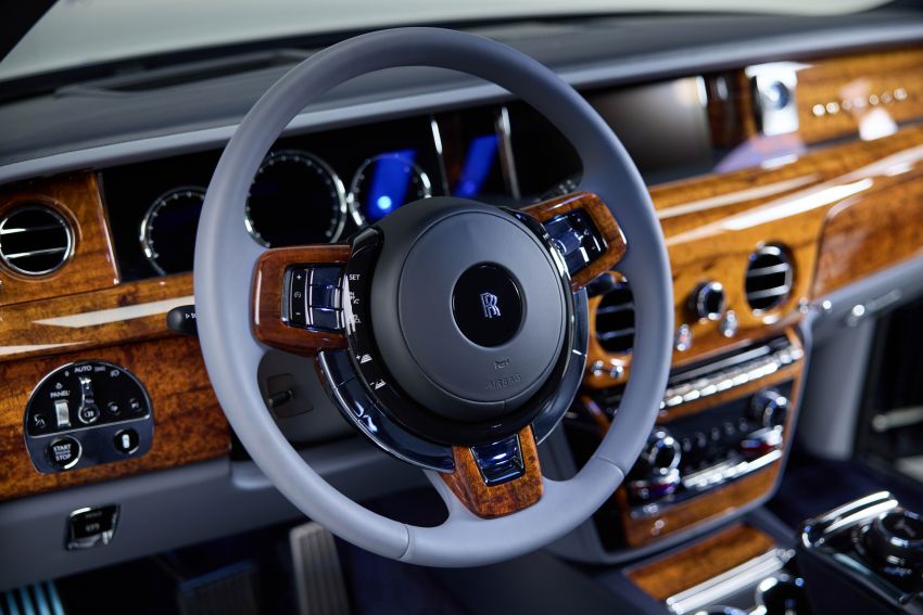 Rolls-Royce Koa Phantom guna kayu spesies susah ditemui dan terlindung, khas untuk bilionair AS 1249414
