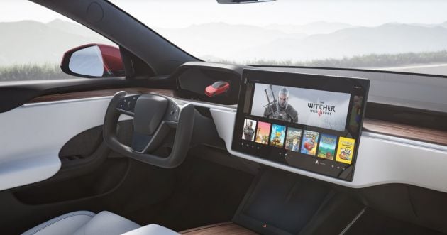 Tesla Model S and X – U-shaped steering yoke illegal?