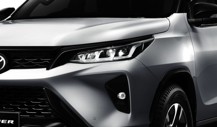 Toyota Fortuner 2021 <em>facelift</em> dilancarkan di Malaysia — tiga varian, dengan TSS & AEB, harga dari RM172k 1243156
