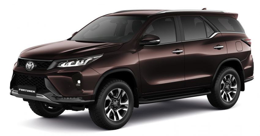 Toyota Fortuner 2021 <em>facelift</em> dilancarkan di Malaysia — tiga varian, dengan TSS & AEB, harga dari RM172k 1243117
