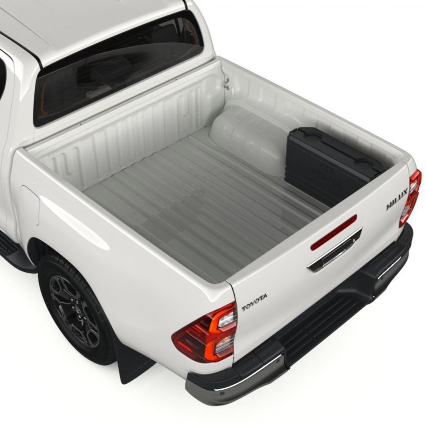 2021 Toyota Hilux gets up to 40 accessories in the UK Image #1245428