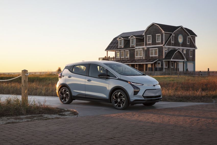 2022 Chevrolet Bolt EV, EUV unveiled; 200 hp/360 Nm motor, battery range from 402 km, one-pedal driving 1247739