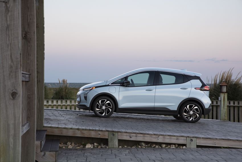 2022 Chevrolet Bolt EV, EUV unveiled; 200 hp/360 Nm motor, battery range from 402 km, one-pedal driving 1247746