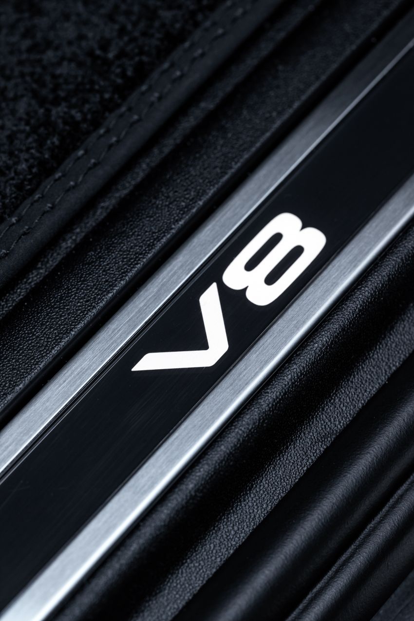 2022 Land Rover Defender V8 – 525 PS, 625 Nm; model range gets optional 11.4-inch touchscreen upgrade 1253797