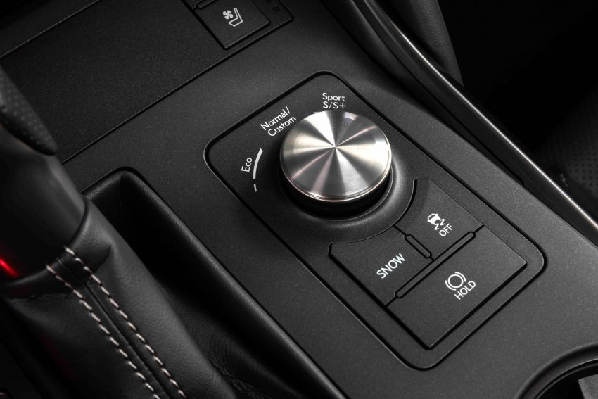 Lexus IS 500 F Sport Performance – enjin V8 5.0L 472 hp, pacuan roda belakang, 0-96 km/j dalam 4.5 saat 1252295