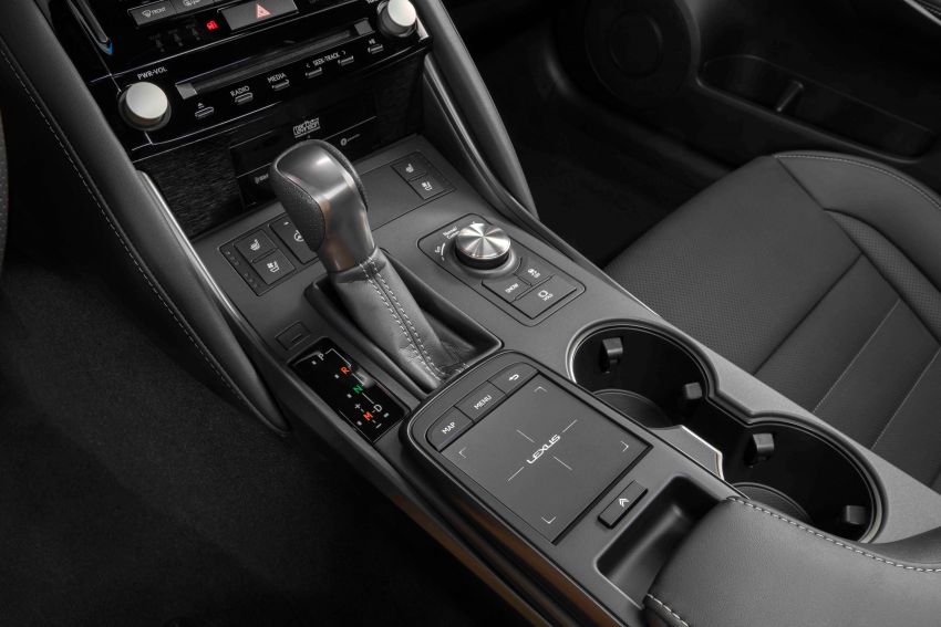 Lexus IS 500 F Sport Performance – enjin V8 5.0L 472 hp, pacuan roda belakang, 0-96 km/j dalam 4.5 saat 1252300