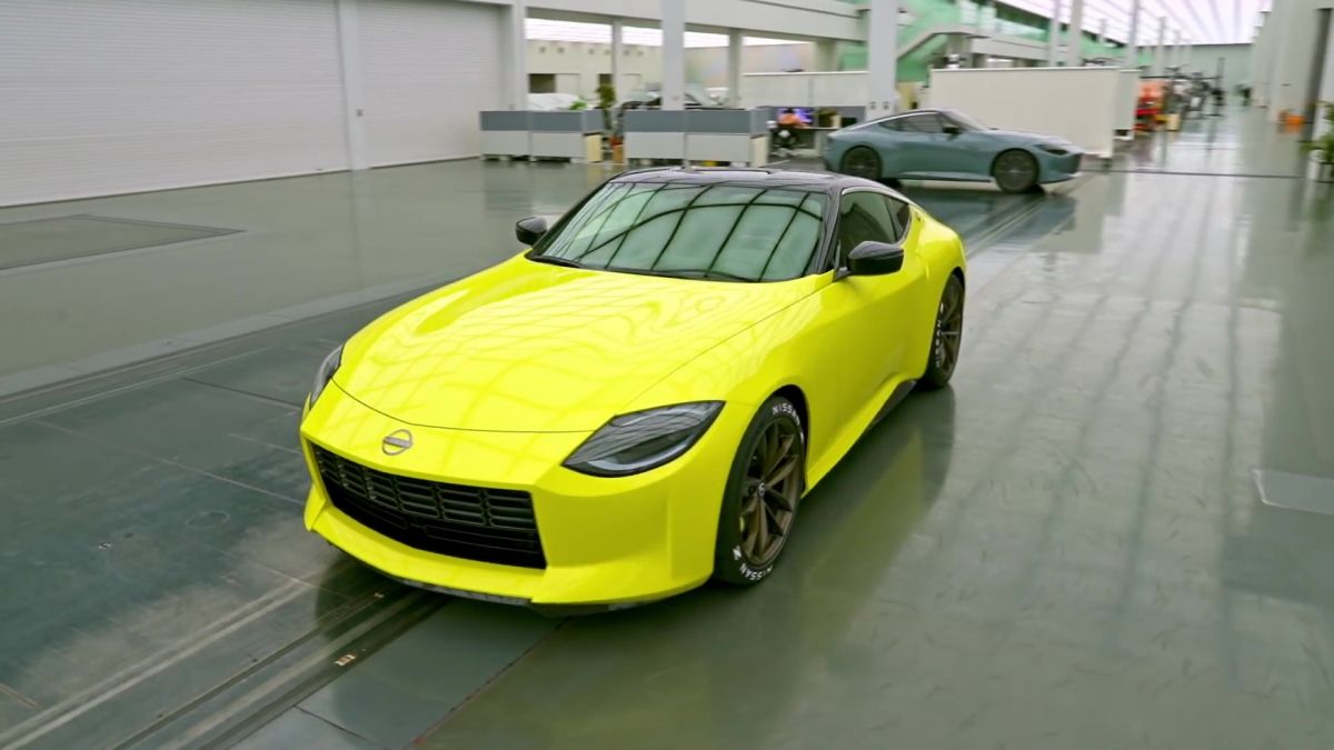 2022 Nissan 400Z Teased Wearing A New Grey Colour 2022 Nissan 400Z 