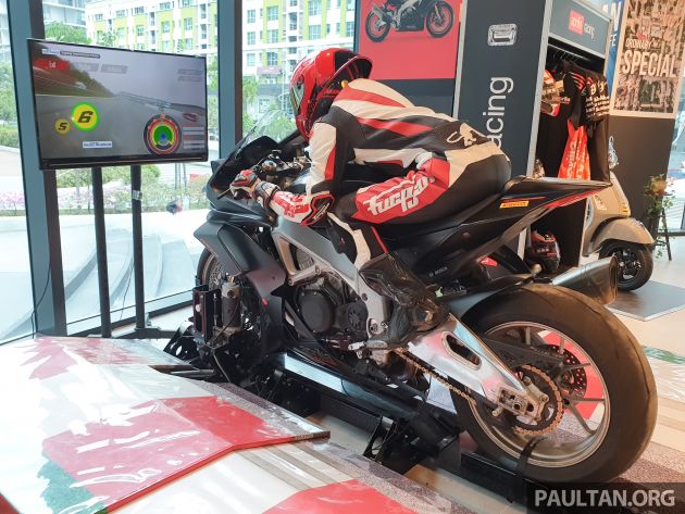 Aprilia Moto Trainer now in Motoplex Malaysia – ride any racetrack in the ultimate motorcycle video game
