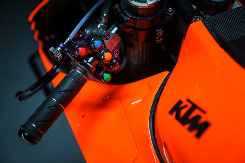 GALERI: KTM RC16 MotoGP 2021 – sedia ke hadapan 1247974