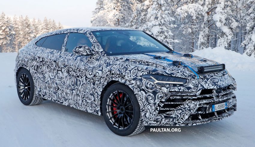 SPYSHOTS: Lamborghini Urus facelift seen on test 1244004