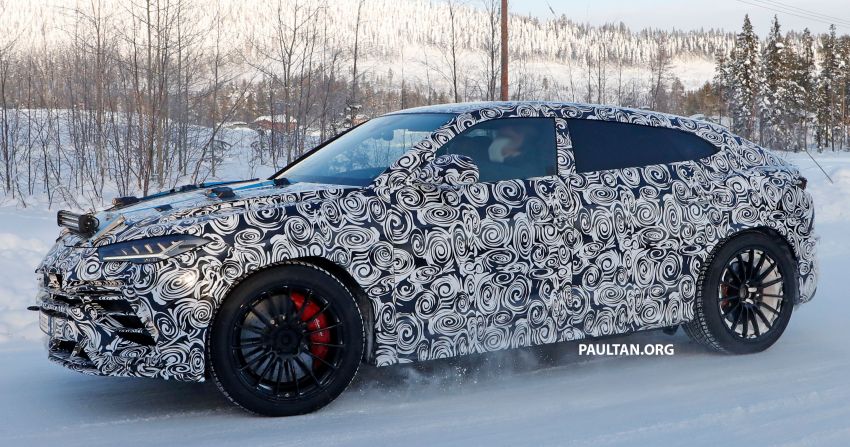 SPYSHOTS: Lamborghini Urus facelift seen on test 1243987