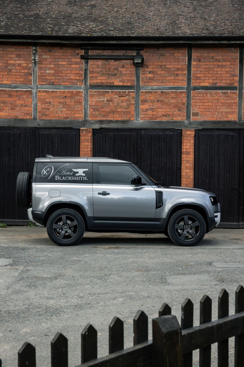 Land Rover Defender range could add pick-up variant 1249563