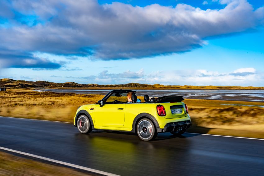 GALERI: MINI Convertible LCI F57 dalam Zesty Yellow 1262683