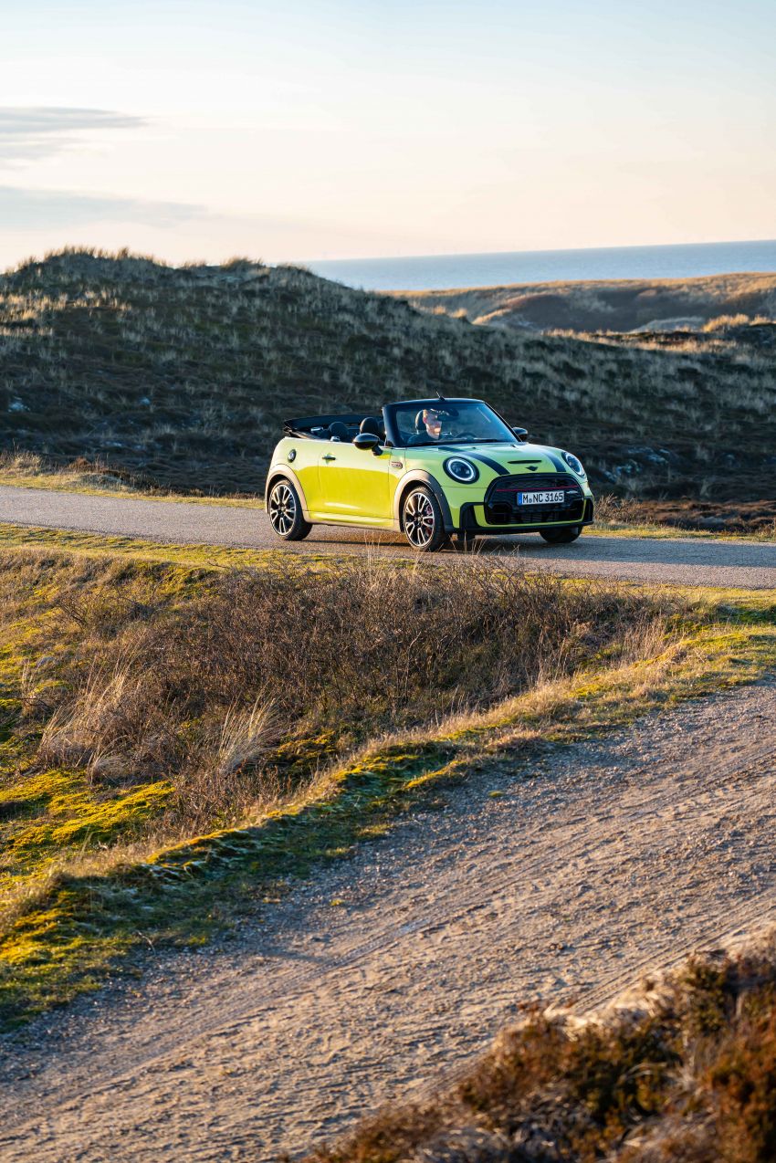 GALERI: MINI Convertible LCI F57 dalam Zesty Yellow 1262744