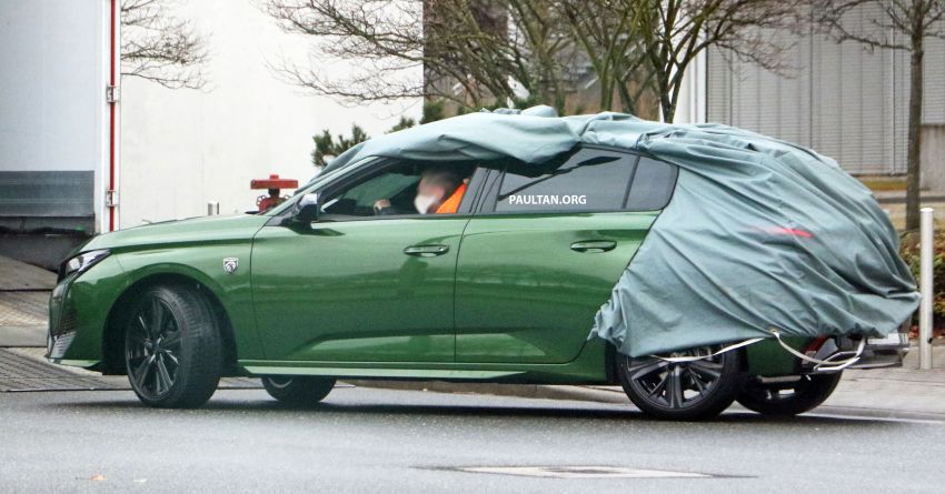 SPIED: Next-gen Peugeot 308 hatch seen undisguised 1261202