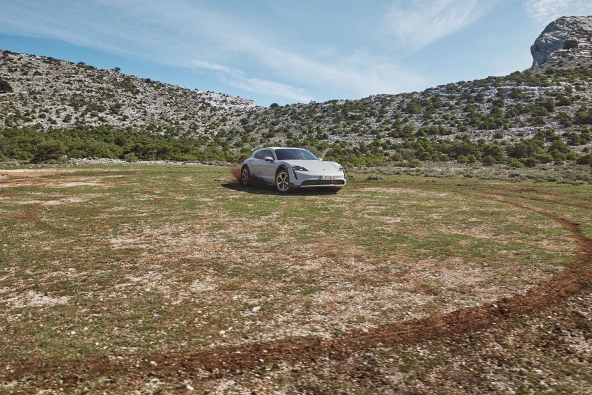 Porsche Taycan Cross Turismo diperkenal – ruang lebih luas, boleh offroad ringan, kuasa hingga 761 PS Image #1258699