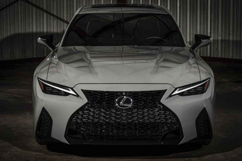 Lexus IS 500 F Sport Performance Launch Edition 2022 dapat warna kelabu eksklusif, roda BBS – 500 unit saja 1267054