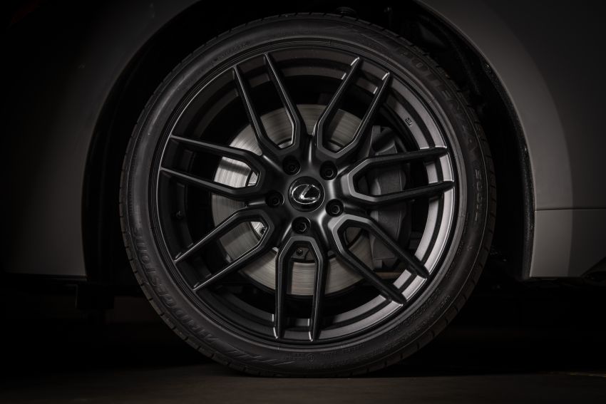 Lexus IS 500 F Sport Performance Launch Edition 2022 dapat warna kelabu eksklusif, roda BBS – 500 unit saja 1267056