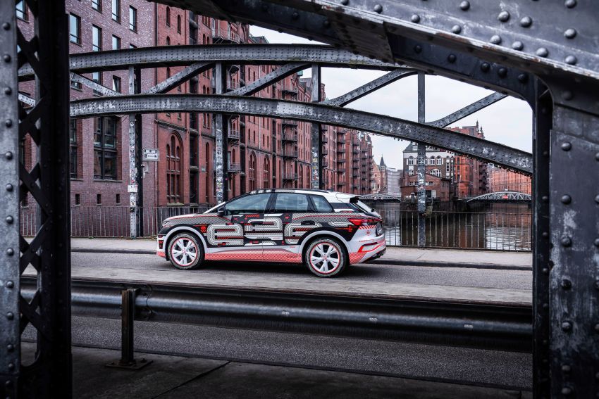 Audi Q4 e-tron – first look at its hi-tech, spacious cabin 1260782