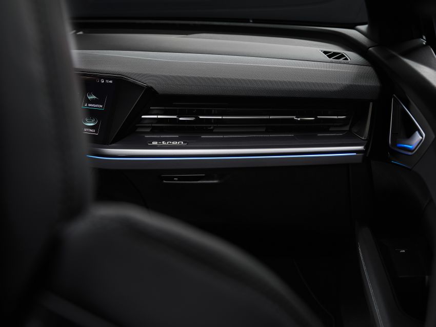 Audi Q4 e-tron – first look at its hi-tech, spacious cabin 1260851