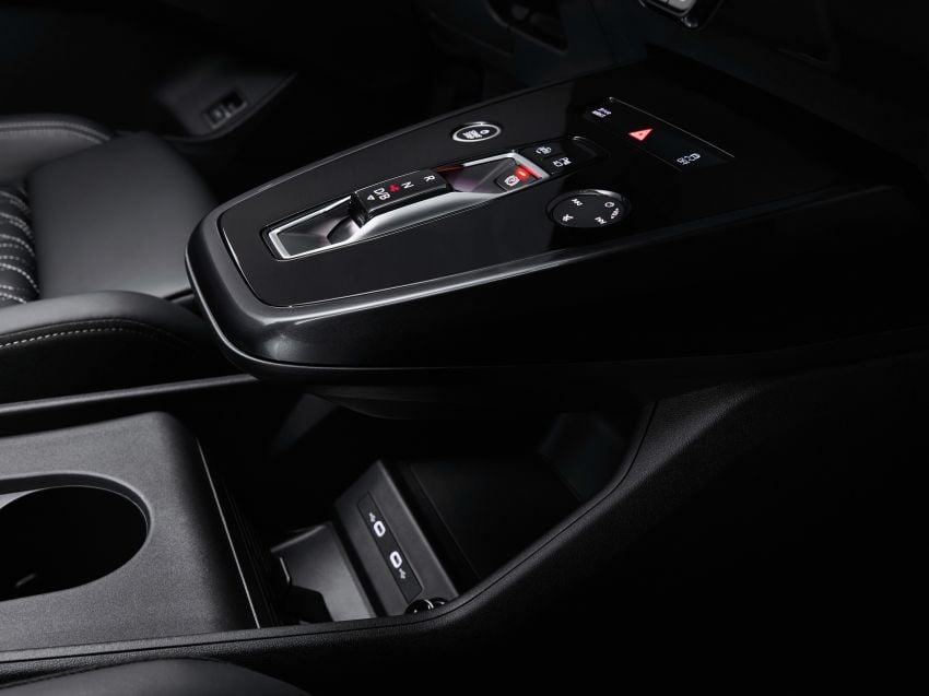 Audi Q4 e-tron – first look at its hi-tech, spacious cabin 1260853