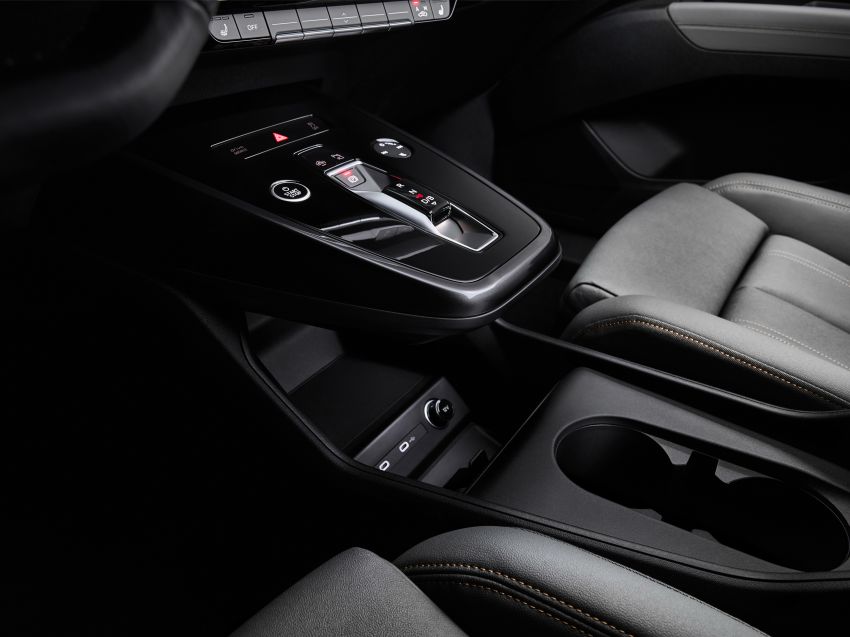 Audi Q4 e-tron – first look at its hi-tech, spacious cabin 1260903