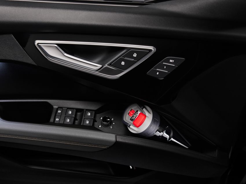 Audi Q4 e-tron – first look at its hi-tech, spacious cabin 1260908