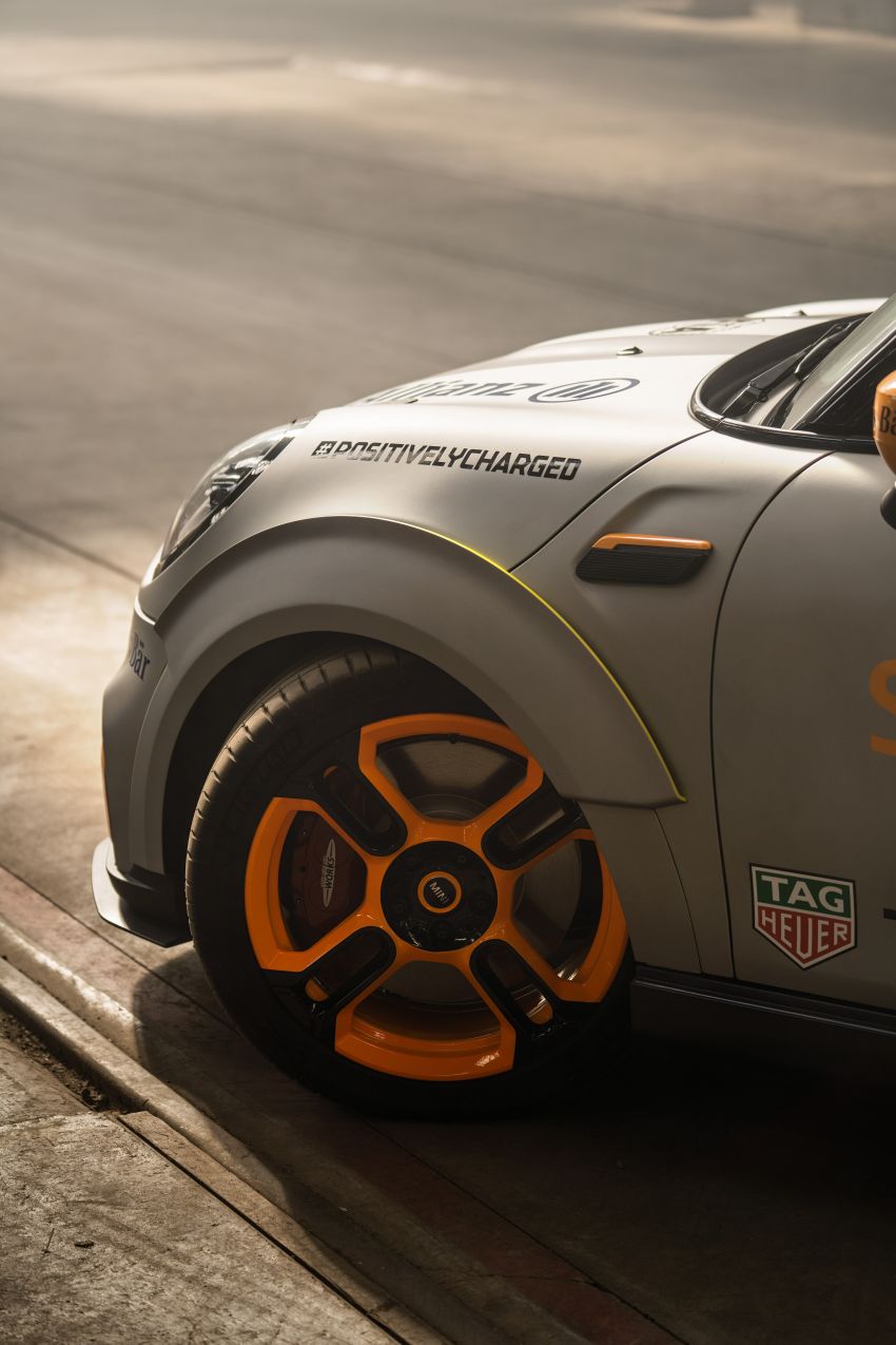 MINI Electric Pacesetter debuts as the new Formula E safety car – 130 kg lighter; aero kit; racing suspension 1271322