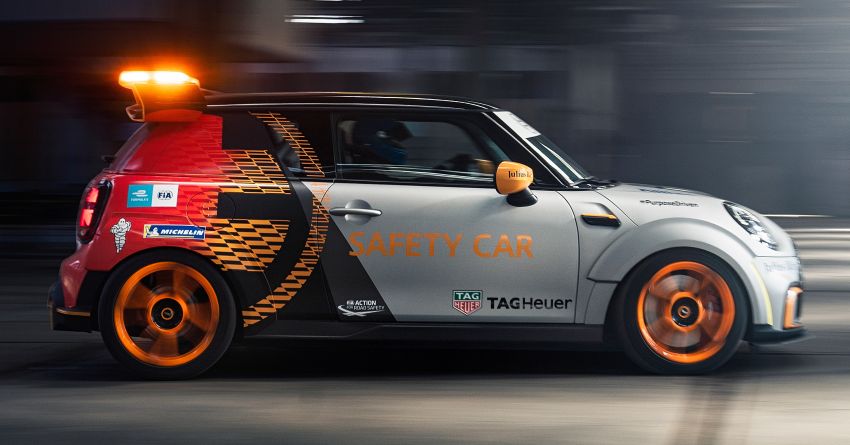 MINI Electric Pacesetter debuts as the new Formula E safety car – 130 kg lighter; aero kit; racing suspension 1271299