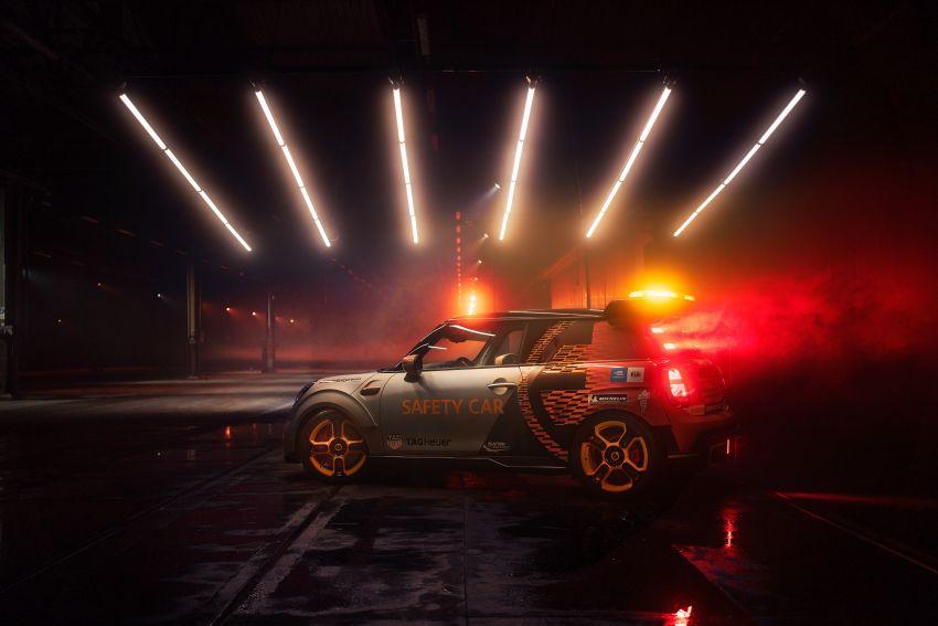 MINI Electric Pacesetter debuts as the new Formula E safety car – 130 kg lighter; aero kit; racing suspension 1271337