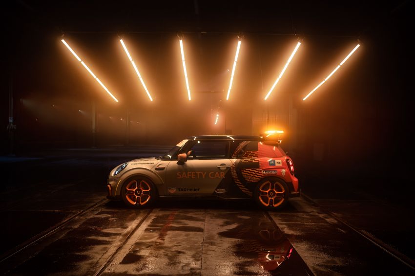 MINI Electric Pacesetter debuts as the new Formula E safety car – 130 kg lighter; aero kit; racing suspension 1271338