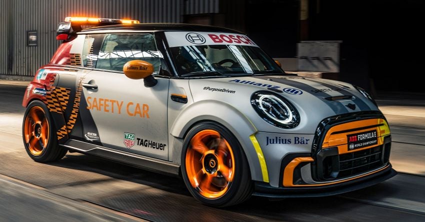 MINI Electric Pacesetter debuts as the new Formula E safety car – 130 kg lighter; aero kit; racing suspension 1271302