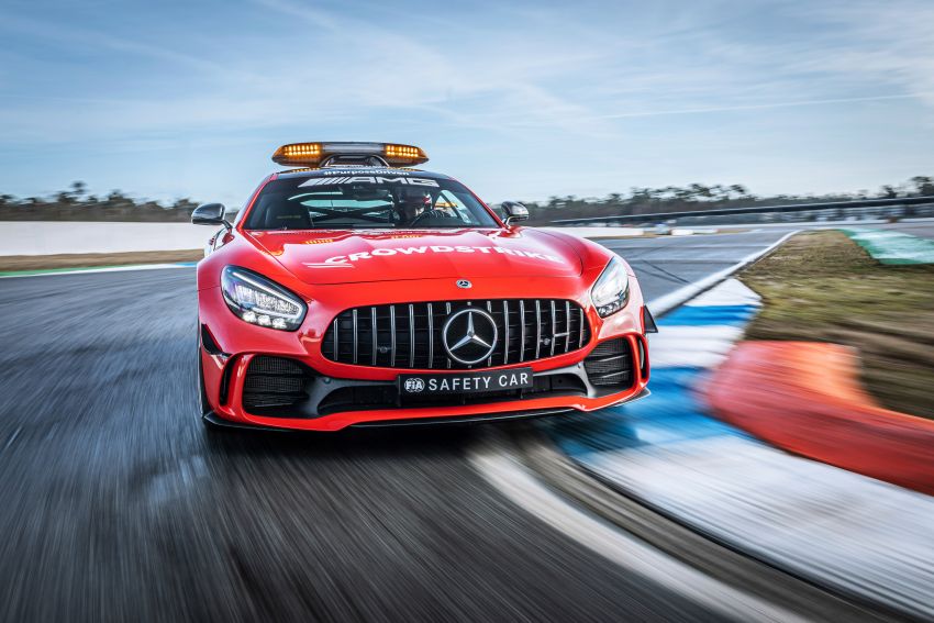 Mercedes-AMG GT R, C63S Estate receive bright red paintwork for F1 safety, medical car duties in 2021 1260489