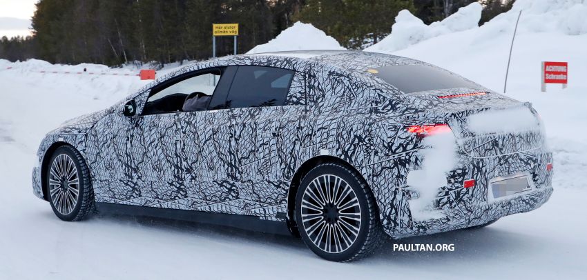 SPIED: Mercedes-Benz EQE with less camouflage 1265731
